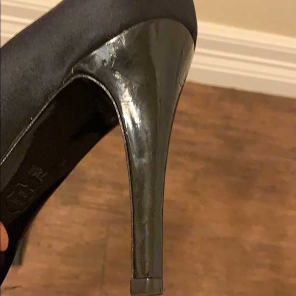 WHBM satin peep toe pumps - Picture 5 of 6